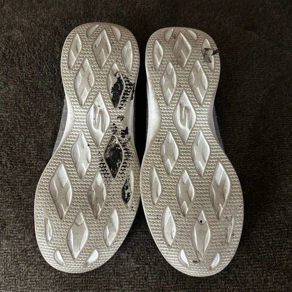 Sketchers GOGA MAX go step light slip on shoes - Picture 8 of 10